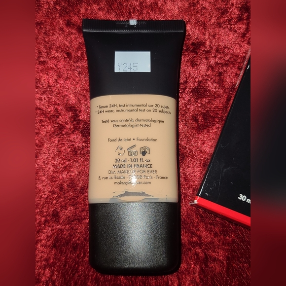 Make Up For Ever Matte Velvet Skin BRAND NEW never used in shade Y245I - Picture 2 of 6